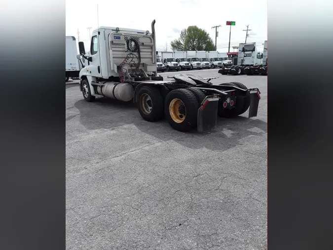 2018 FREIGHTLINER/MERCEDES CASCADIA 125