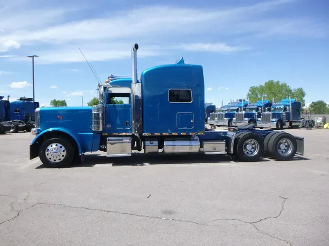 2020 Peterbilt 389