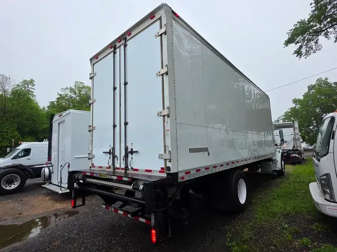 2018 FREIGHTLINER M2 106