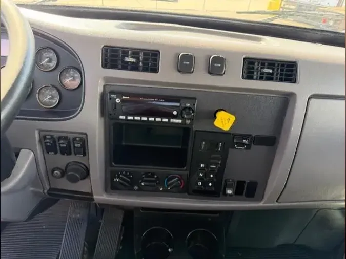 2020 Peterbilt 337cb016bd9957c79aebb64561314147352