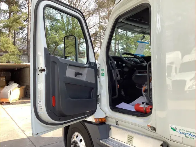 2020 Freightliner Cascadia