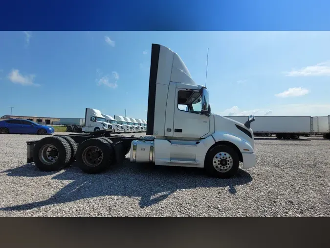 2018 Volvo VNL300