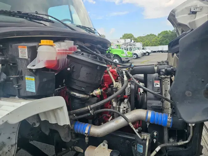 2021 FREIGHTLINER M2 106