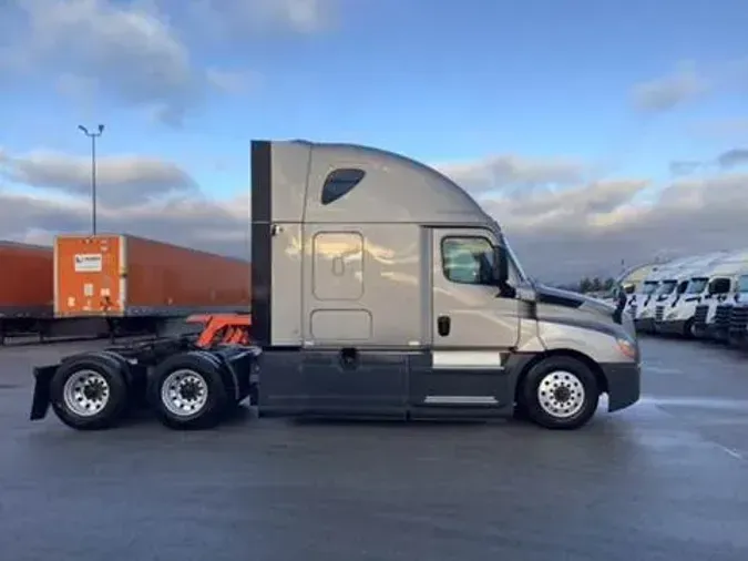 2020 Freightliner Cascadia