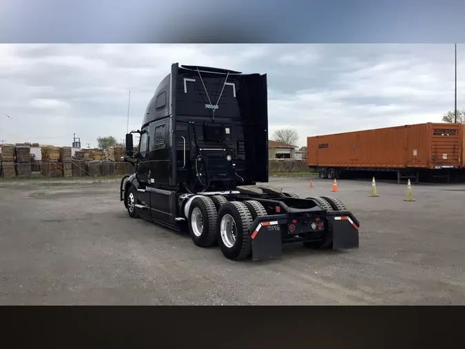 2022 Volvo VNL860
