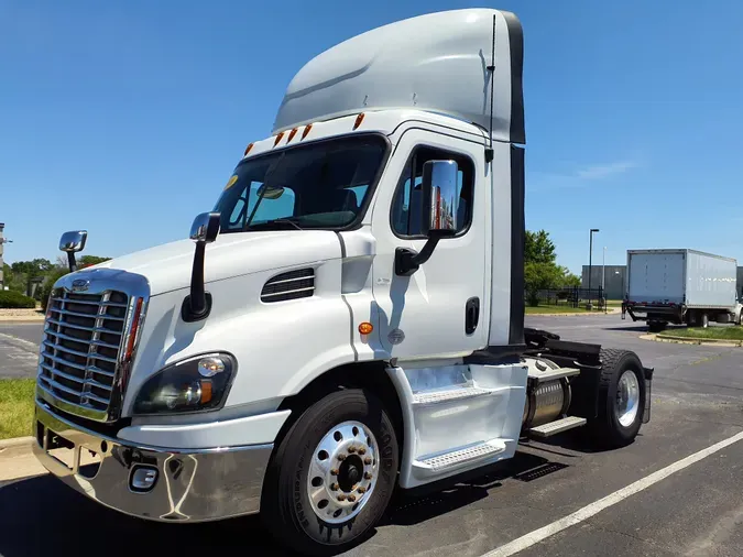 2016 FREIGHTLINER/MERCEDES CASCADIA 113