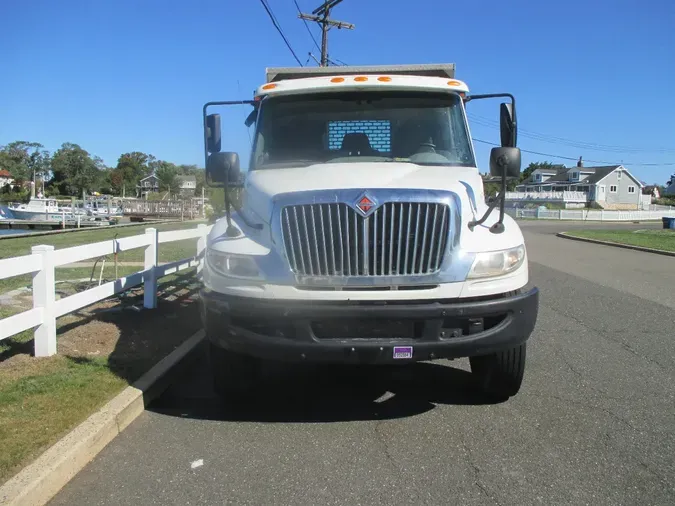 2016 INTERNATIONAL 4400 6 X 4