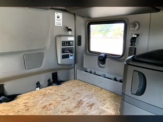 2022 INT LT625 6x4