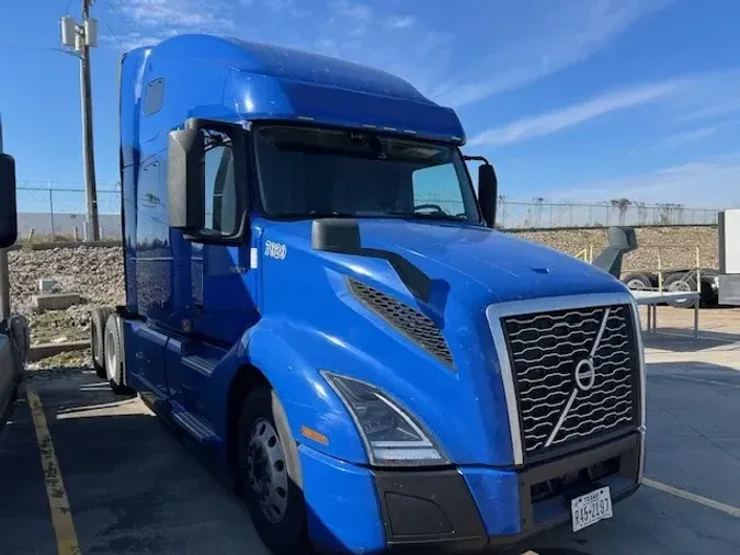 2020 VOLVO VNL760