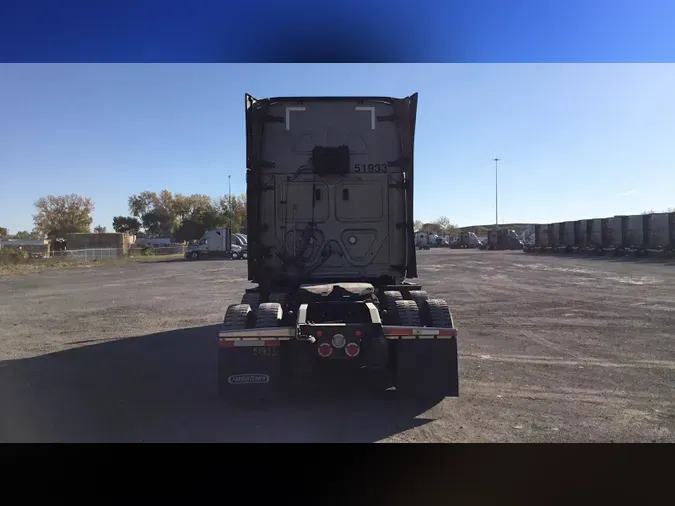 2021 Freightliner Cascadia 126cb0d8922c2f7fe3f52d89f100560e271