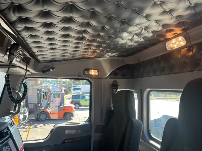 2026 Kenworth W900Lcb0e97d797b0344fc3ed2e8086054471