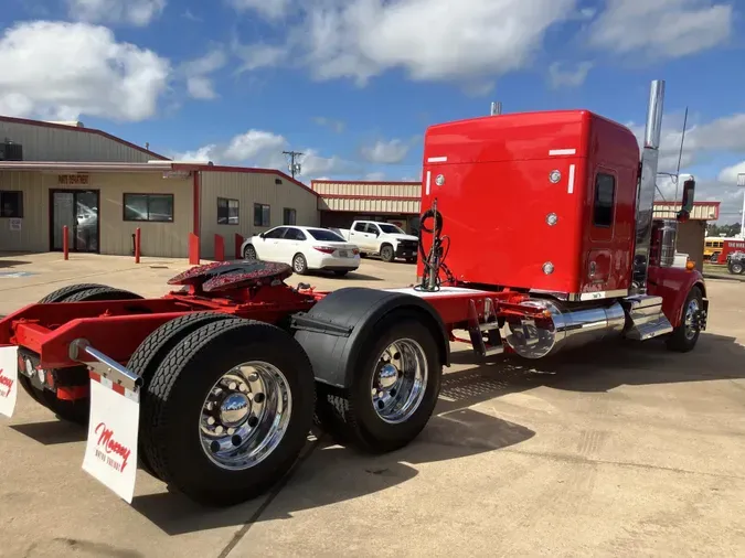 2023 Kenworth W900L