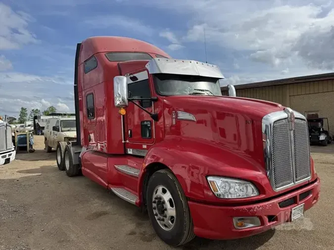 2012 KENWORTH T660