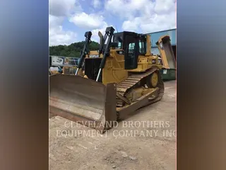 2011 CATERPILLAR D6T