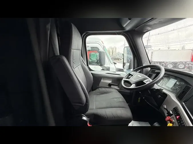 2020 FREIGHTLINER CA126