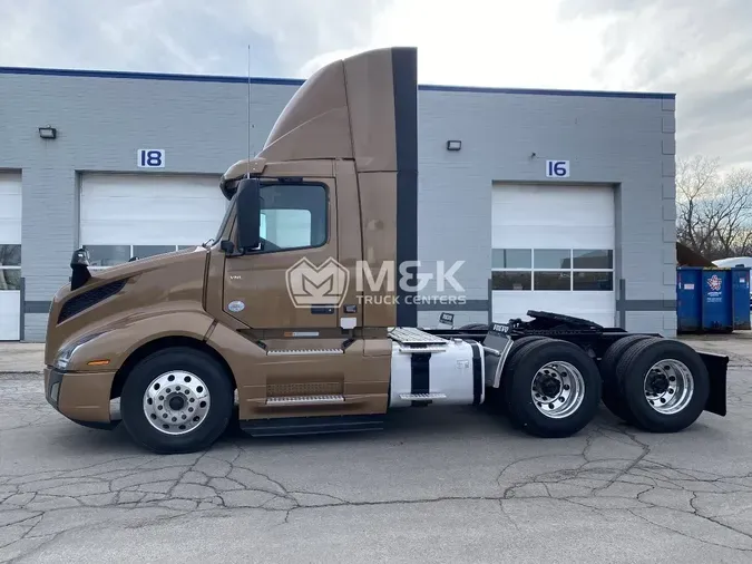 2024 VOLVO VNL64T300