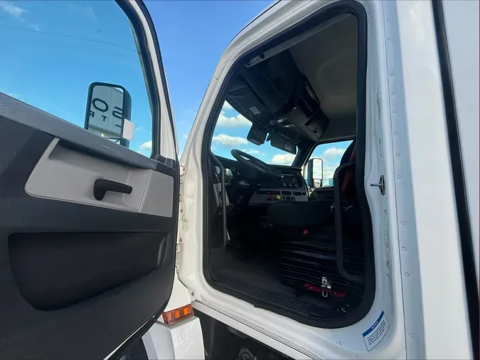 2022 Freightliner Cascadia 126