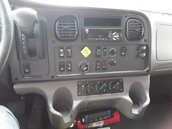 2020 FREIGHTLINER M2 106