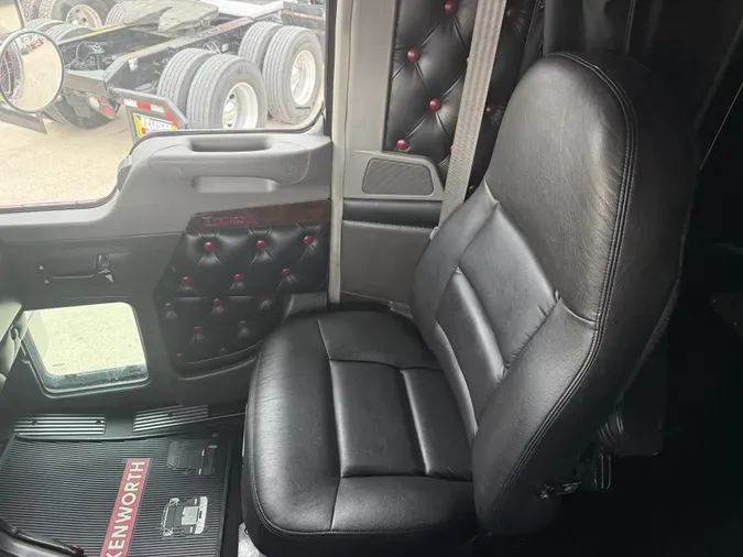 2024 Kenworth W900cb20ac9534649d08410d9b393f8690d5