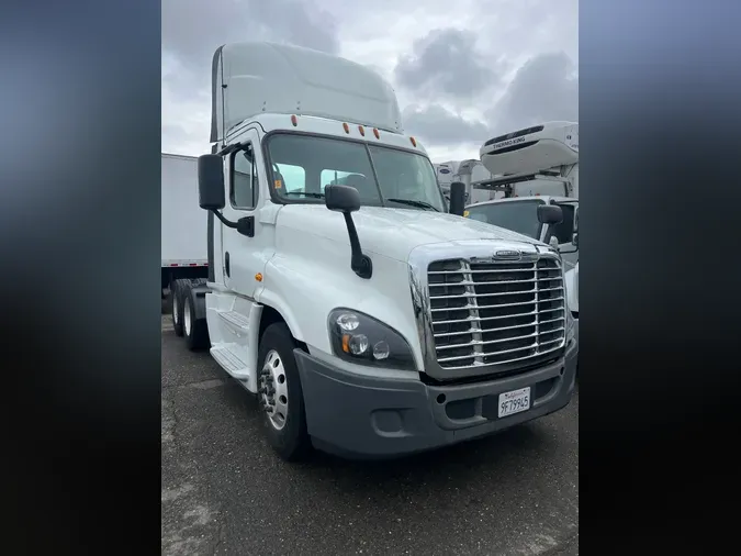 2018 FREIGHTLINER/MERCEDES CASCADIA 125