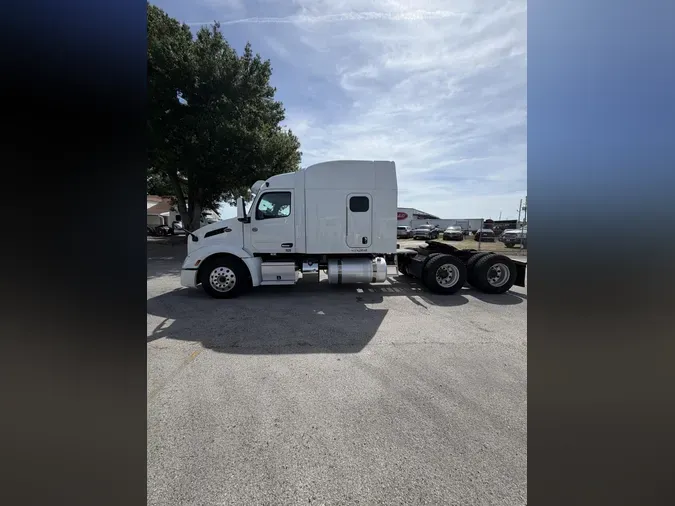 2022 Peterbilt 579cb215a6fba10915f03530b0dbb6ca666