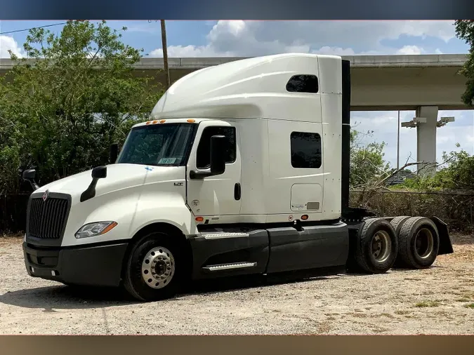 2022 INT LT625 6x4