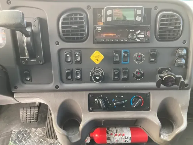 2019 FREIGHTLINER/MERCEDES M2 106