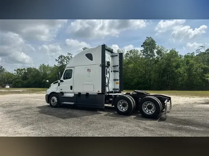 2020 FREIGHTLINER CA126