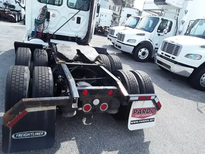 2016 FREIGHTLINER CASCADIA