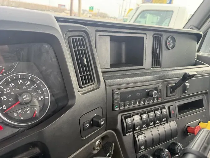 2022 International LT625cb32f10819ef780afe27bf536eff1560