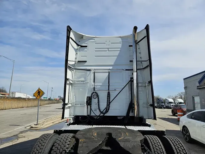 2020 VOLVO VNL64T760