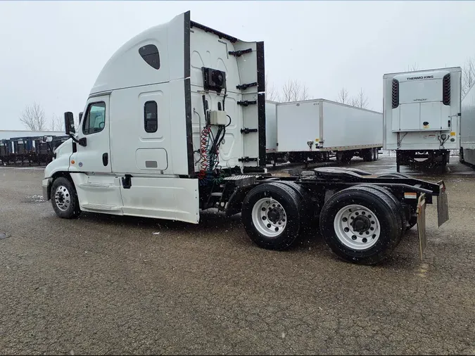 2018 FREIGHTLINER/MERCEDES CASCADIA 125