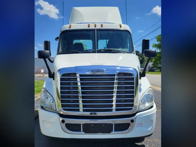 2016 FREIGHTLINER/MERCEDES CASCADIA 113