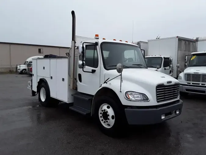 2017 FREIGHTLINER/MERCEDES M2 106