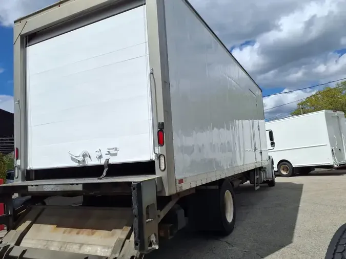 2016 FREIGHTLINER M2 106