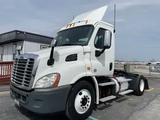 2015 Freightliner CASCADIA 113