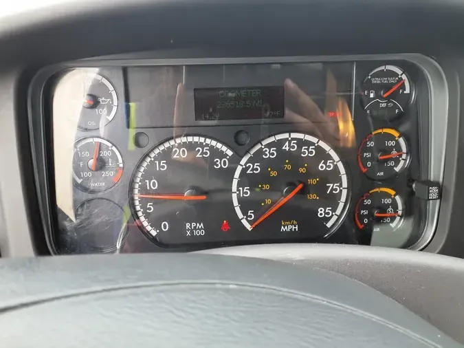 2019 FREIGHTLINER M2 106