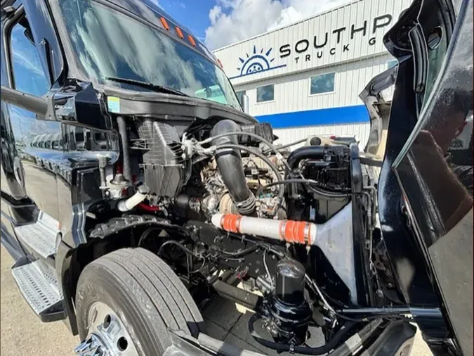 2022 Freightliner Cascadia 126