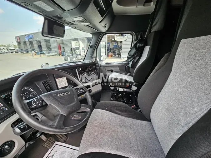 2021 FREIGHTLINER Cascadia 126