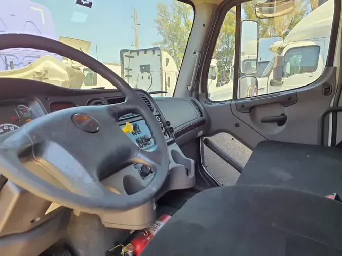2020 FREIGHTLINER/MERCEDES M2 106