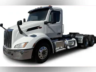 2023 Peterbilt 579