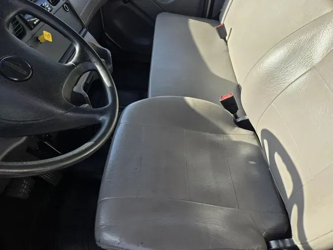 2021 Freightliner Business Class M2 106