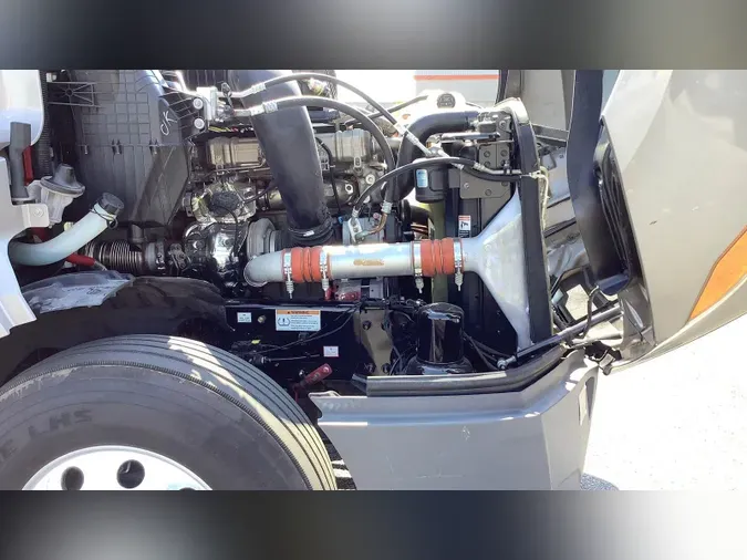 2022 Freightliner Cascadia 126