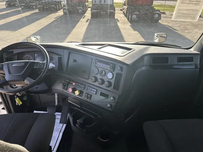 2023 Freightliner Cascadia