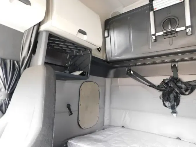 2020 Freightliner New Cascadia 126