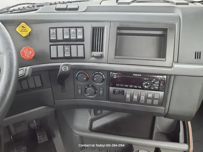 2020 VOLVO VNL64T-300