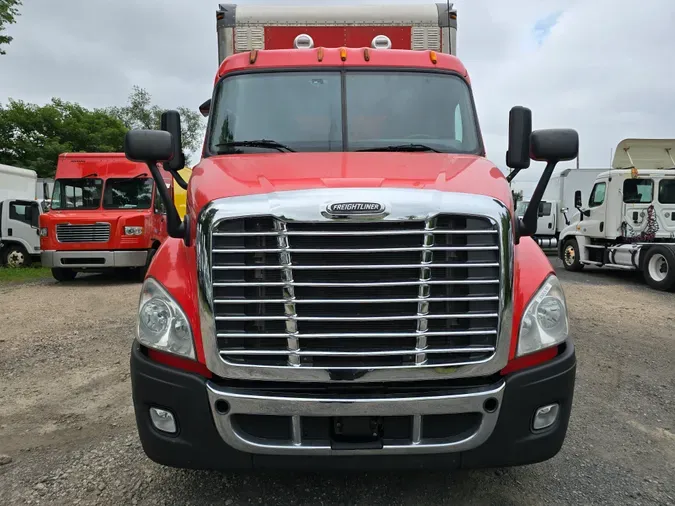 2015 FREIGHTLINER/MERCEDES CASCADIA 113