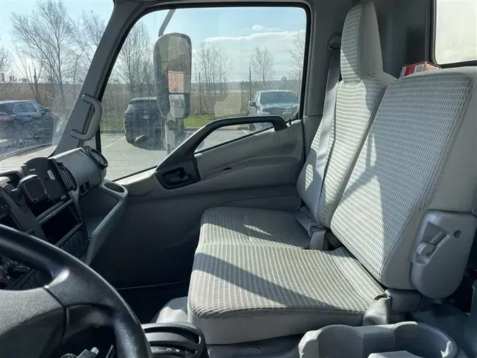 2019 HINO 195