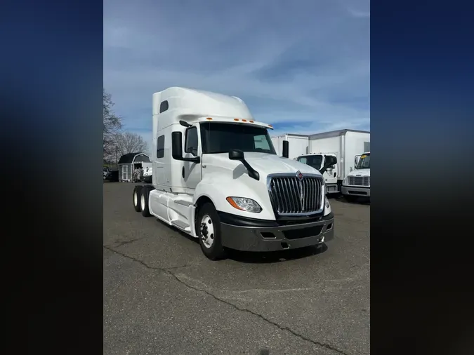 2019 NAVISTAR INTERNATIONAL LT625 SLPR CAB