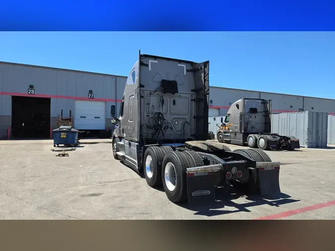 2022 Freightliner Cascadia 126